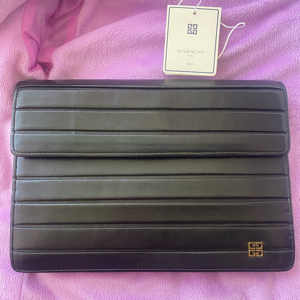 💯% Authentic GIVENCHY Clutch Vintage